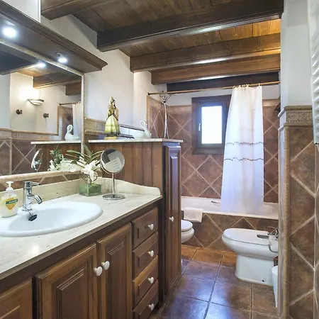 Owl Marvil - Exclusive Holidays ポレンサ