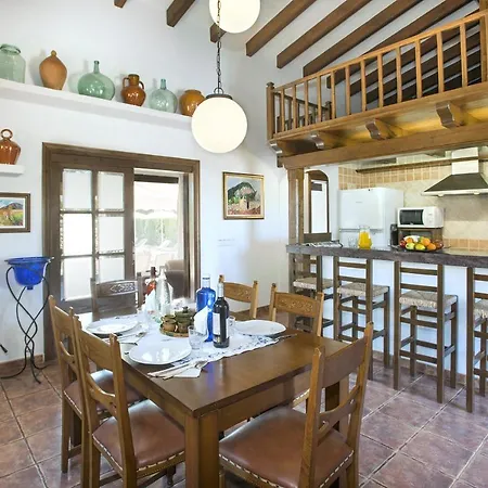 Owl Marvil - Exclusive Holidays *