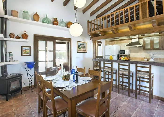 Owl Marvil - Exclusive Holidays *